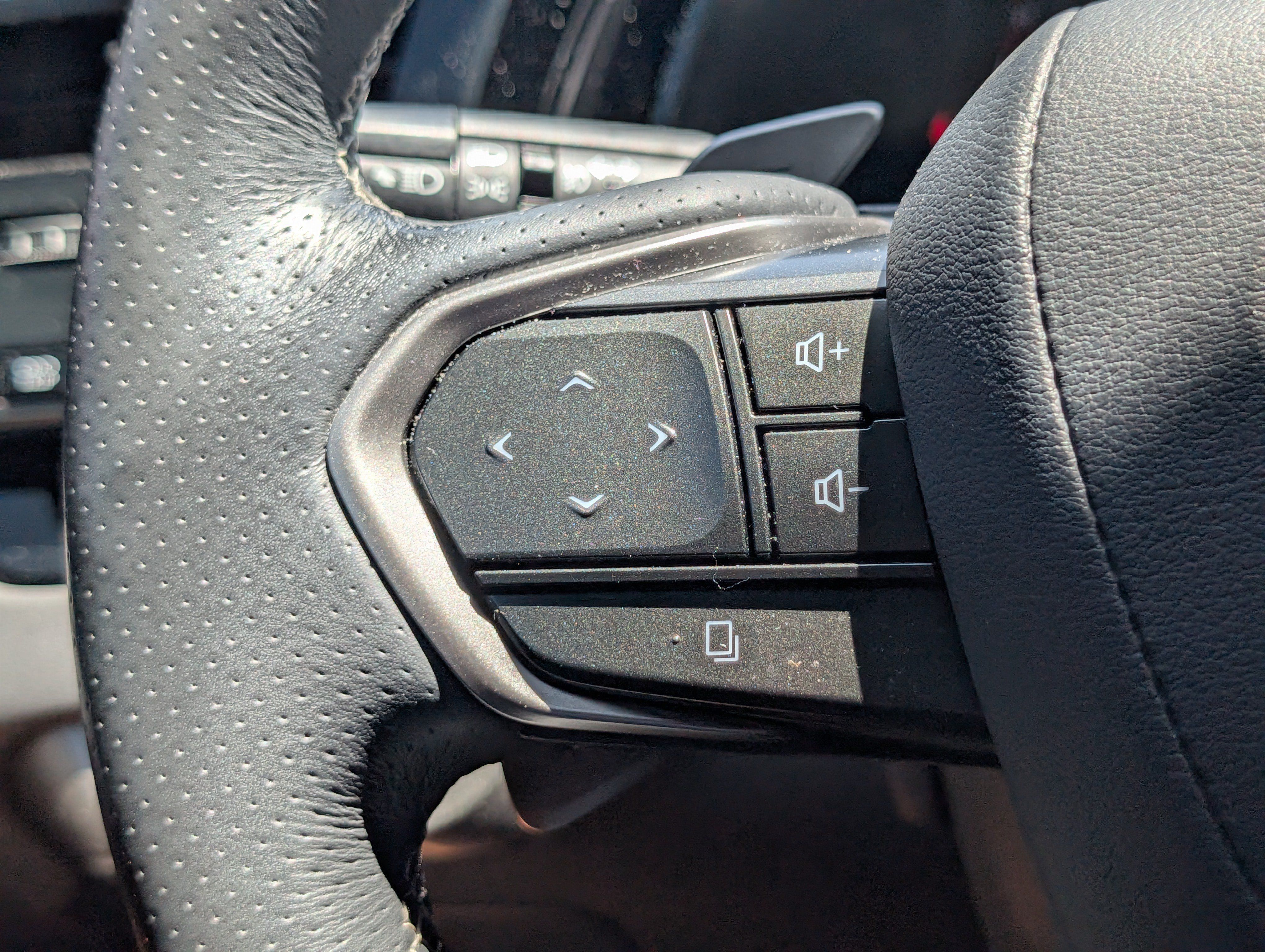 Used 2023 Lexus RX 350 F Sport w/ Accessory Package AWD/4WD image 24