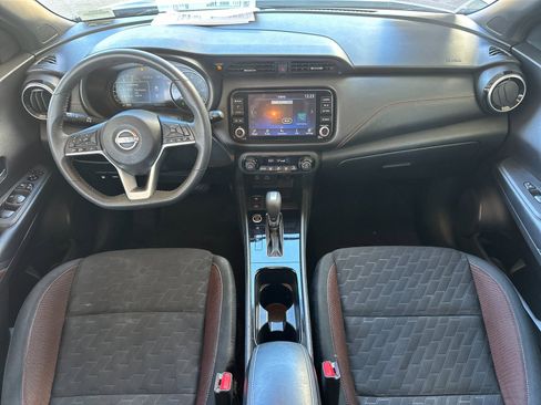 Used 2023 Nissan Kicks SR image 10