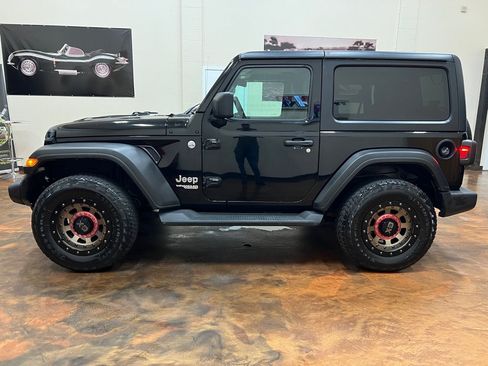 Used 2018 Jeep Wrangler Sport AWD/4WD image 5