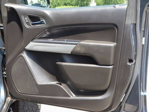 Used 2019 Chevrolet Colorado ZR2 w/ ZR2 Dusk Special Edition AWD/4WD image 39