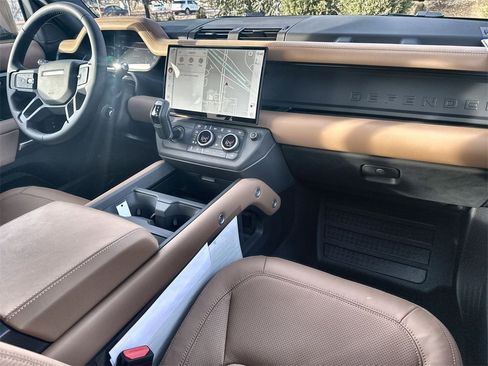 Used 2026 Land Rover Defender 110 S image 14