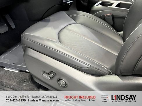 New 2026 Chrysler Pacifica Select image 23