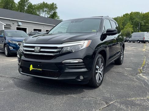 Used 2017 Honda Pilot Touring image 7