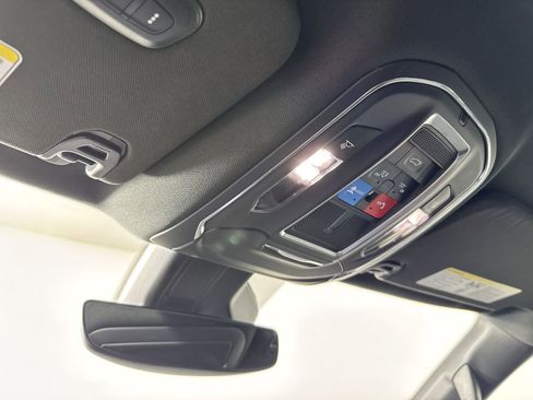 Used 2024 Jeep Wagoneer Series II w/ Flexible Seating Group image 10