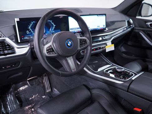 Used 2026 BMW X5 xDrive50e w/ M Sport Package AWD/4WD image 6