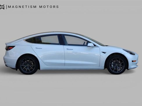 Used 2020 Tesla Model 3 Standard Range Plus image 2