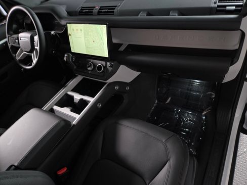 New 2026 Land Rover Defender 110 X-Dynamic SE AWD/4WD image 19