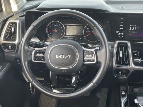 Certified 2022 Kia Sorento S image 13