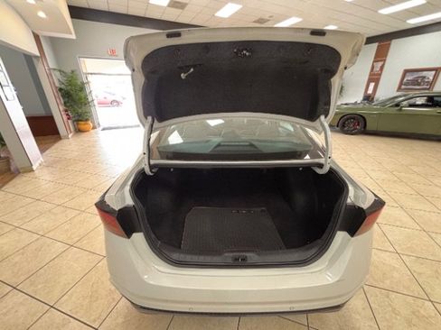 Used 2022 Nissan Altima 2.5 SR FWD image 8