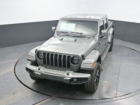 Used 2022 Jeep Gladiator Overland image 43