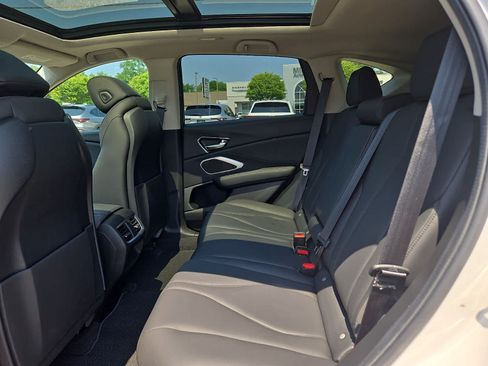 Used 2024 Acura RDX SH-AWD image 11
