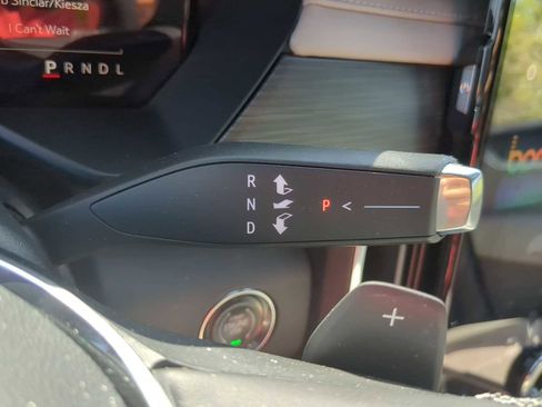 Used 2026 GMC Acadia Elevation w/ Elevation Premium Package FWD image 22