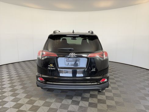Used 2018 Toyota RAV4 LE w/ All Weather Liner Package AWD/4WD image 9