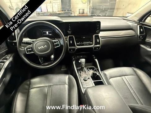 Certified 2022 Kia Sorento S w/ Panoramic Sunroof Package FWD image 11