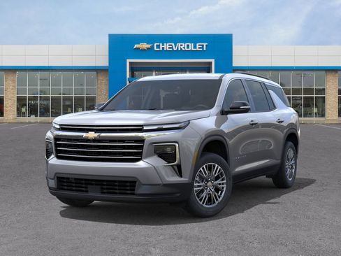 New 2027 Chevrolet Traverse LT w/ LPO, Floor Liner Package FWD image 6
