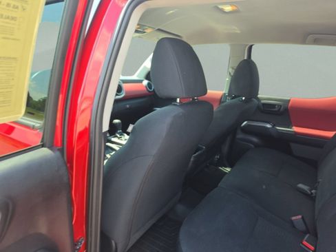 Used 2017 Toyota Tacoma SR5 w/ Tow Package RWD image 28