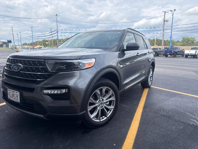 Used 2022 Ford Explorer XLT w/ Equipment Group 202A AWD/4WD image 7