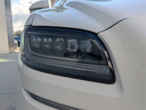 Certified 2022 Lincoln Nautilus Black Label w/ Class II Trailer Tow Package image 10