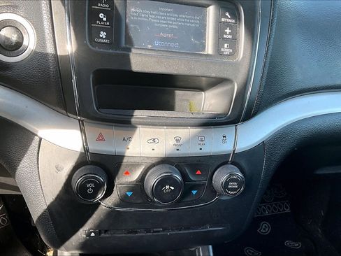 Used 2019 Dodge Journey SE w/ Connectivity Group image 13