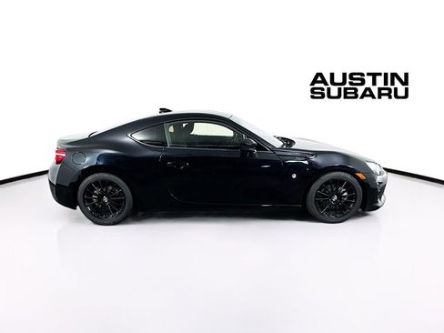 Used 2018 Toyota 86 image 8