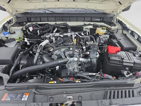 New 2026 Ford Bronco Outer Banks w/ Sasquatch Package AWD/4WD image 32