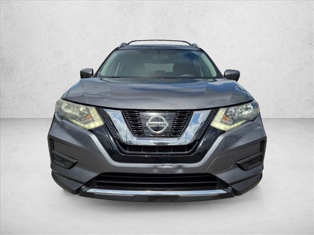Used 2017 Nissan Rogue SV w/ SV Premium Package FWD image 2
