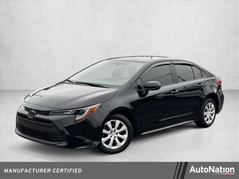 Certified 2024 Toyota Corolla LE image 1