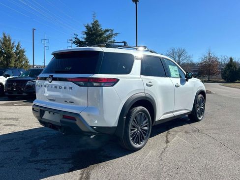 New 2026 Nissan Pathfinder SL w/ SL Premium Package AWD/4WD image 7