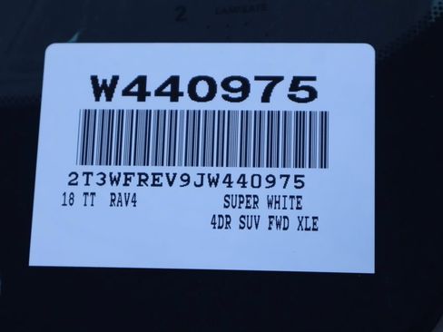 Used 2018 Toyota RAV4 XLE FWD image 7