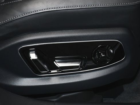 Used 2023 Audi S8 w/ S8 Comfort Plus Package image 72