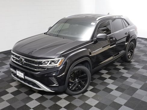 Used 2023 Volkswagen Atlas Cross Sport SE w/ Black Wheel Package AWD/4WD image 2