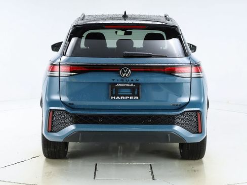 New 2026 Volkswagen Tiguan SE R-Line image 8
