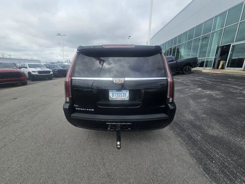 Used 2019 Cadillac Escalade ESV Platinum AWD/4WD image 4