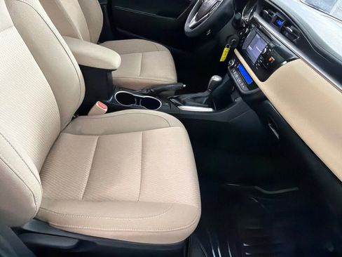 Used 2014 Toyota Corolla LE image 24