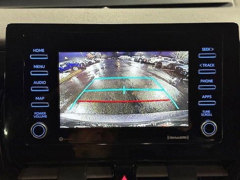 Used 2022 Toyota Camry LE image 32