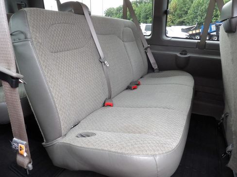 Used 2025 Chevrolet Express 3500 LS RWD image 31