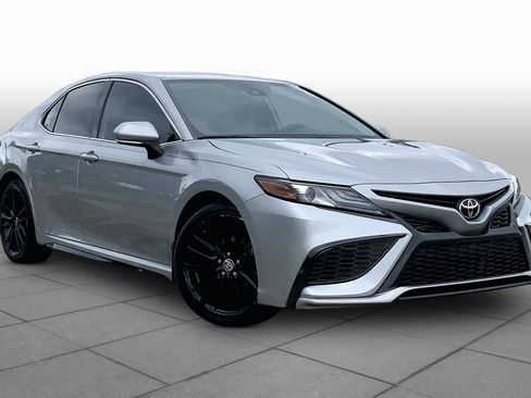Certified 2022 Toyota Camry XSE FWD image 3