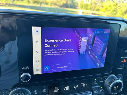 Used 2023 Toyota Highlander XLE image 24