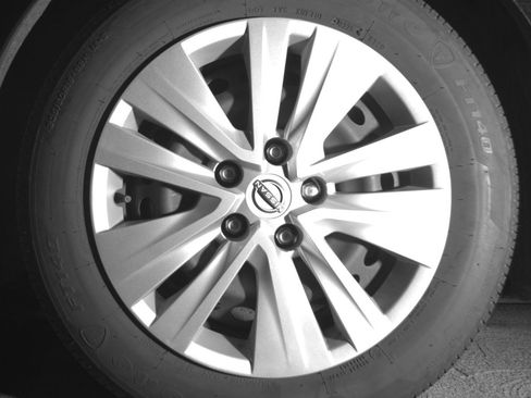 Used 2025 Nissan Sentra S FWD image 12