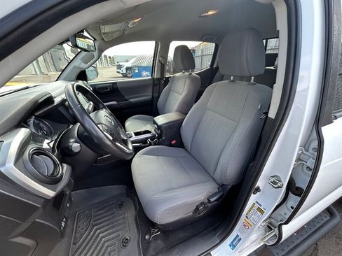 Used 2019 Toyota Tacoma SR5 image 12