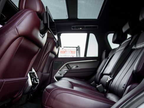 Used 2023 Land Rover Range Rover Autobiography image 32