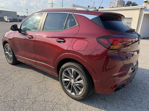 Used 2023 Buick Encore GX Select w/ Sport Touring Package FWD image 5