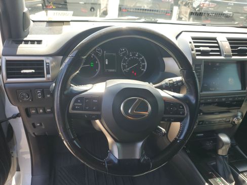 Used 2020 Lexus GX 460 Premium w/ Premium Package AWD/4WD image 14