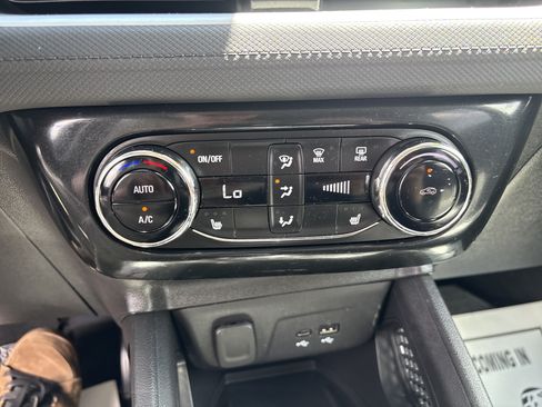 Used 2024 Chevrolet TrailBlazer LT w/ Convenience Package AWD/4WD image 27