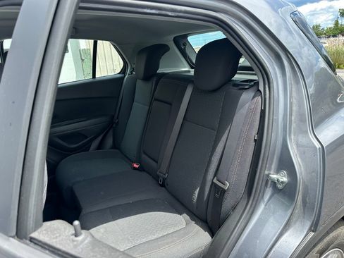Used 2020 Chevrolet Trax LS FWD image 16