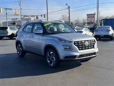 Used 2026 Hyundai Venue SEL image 3