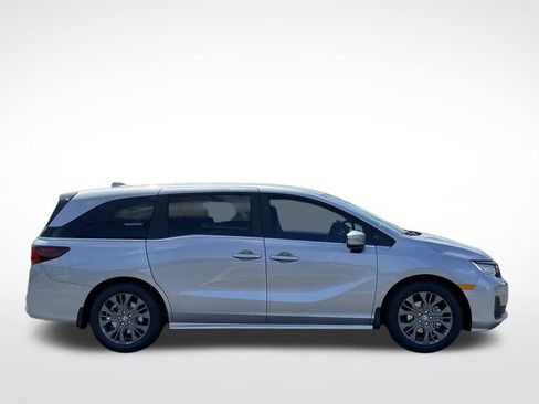New 2026 Honda Odyssey Touring image 7