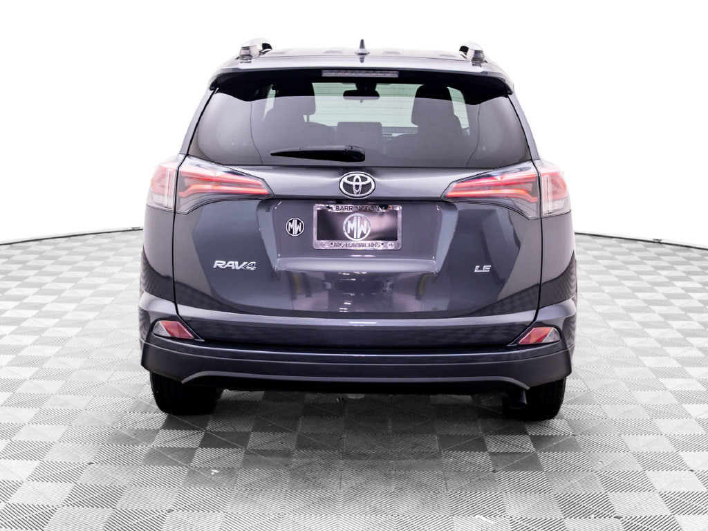 Used 2018 Toyota RAV4 LE FWD image 5