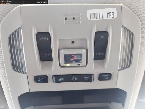 Used 2020 Toyota Highlander XLE image 52