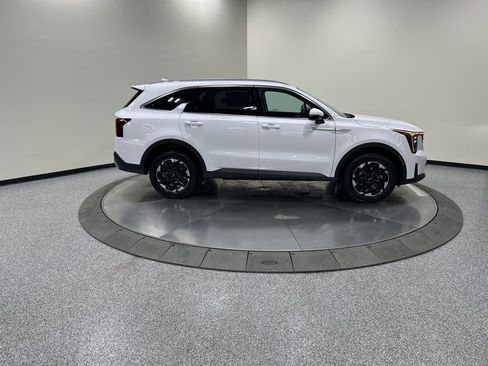 New 2026 Kia Sorento S image 4